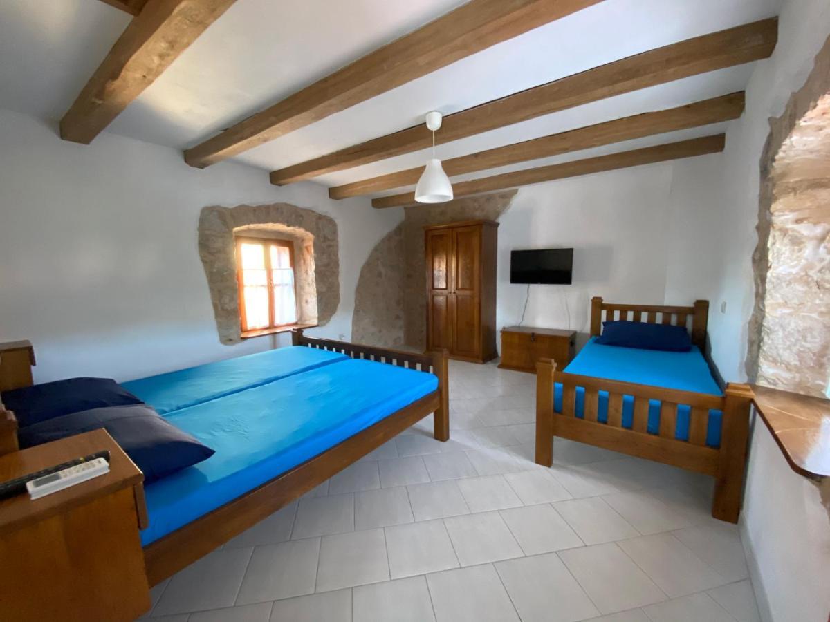 Holiday Home Hauser Vrbanj Ngoại thất bức ảnh
